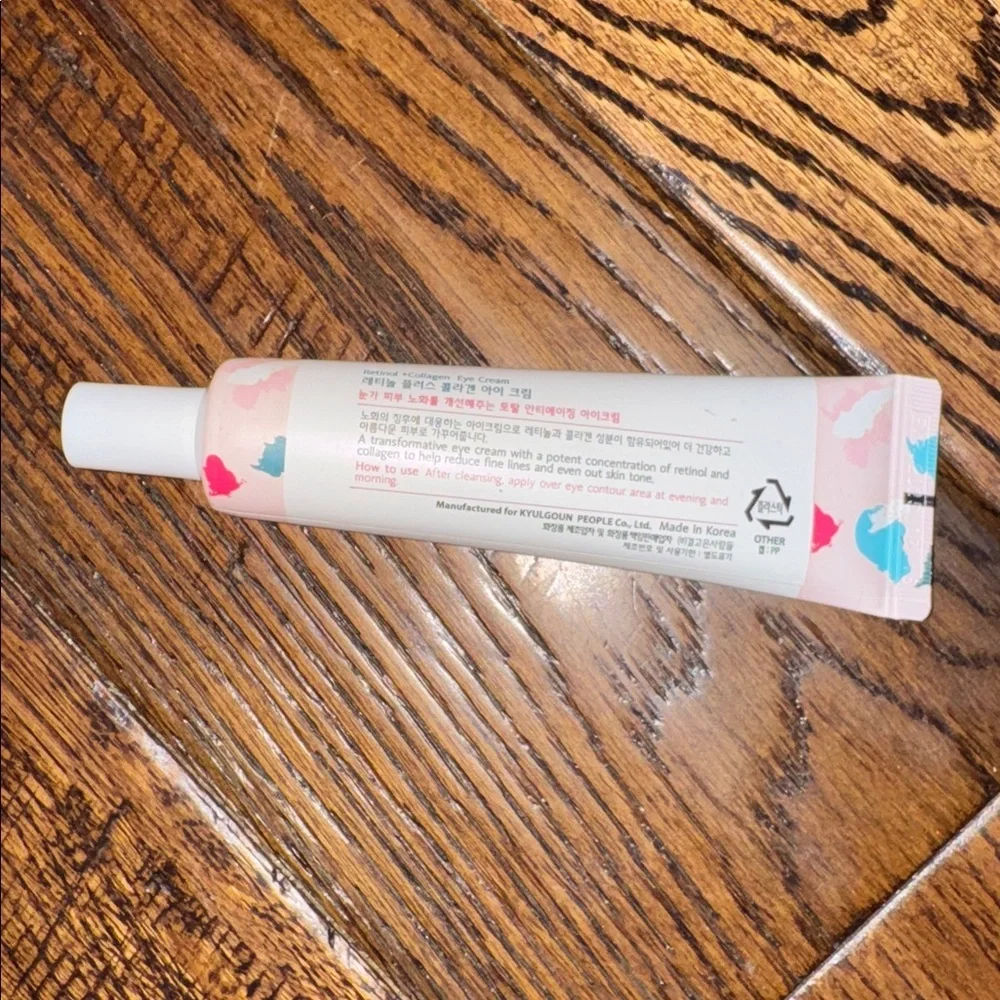 NWO Box GLAMFOX Eye Cream - White and Pink Size Net Wt 30 ml 1.05 fl oz
